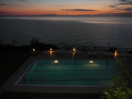 Tragaki - bazén pred štúdiami Lucas